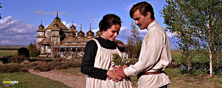 A still #33 from Doctor Zhivago (1965) With Omar Sharif And Geraldine Chaplin