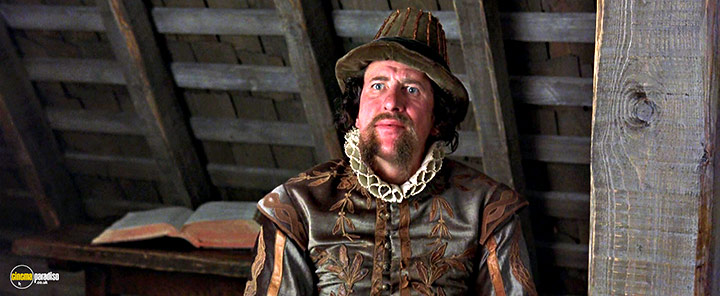 A still #32 from Shakespeare in Love (1998) With Geoffrey Rush