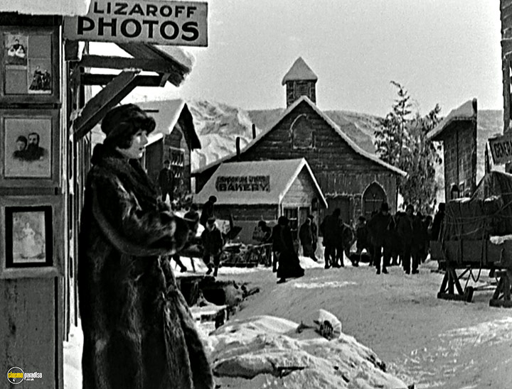 A still #8 from The Gold Rush (1925)