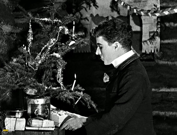 A still #15 from The Gold Rush (1925)
