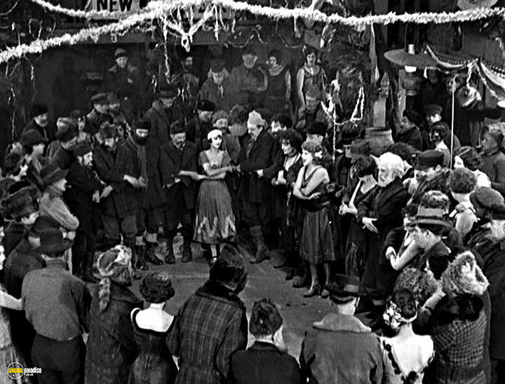 A still #17 from The Gold Rush (1925)