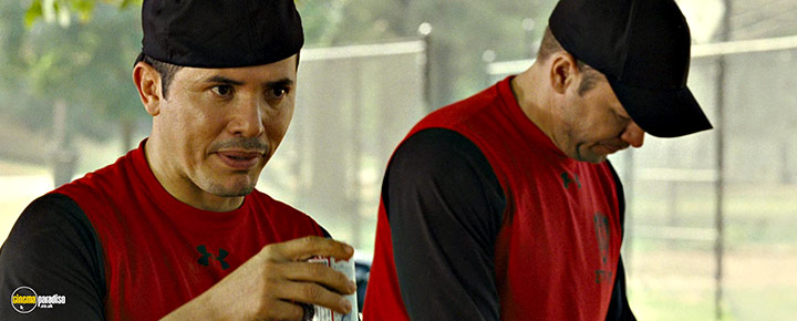 A still #25 from Righteous Kill (2008) With John Leguizamo