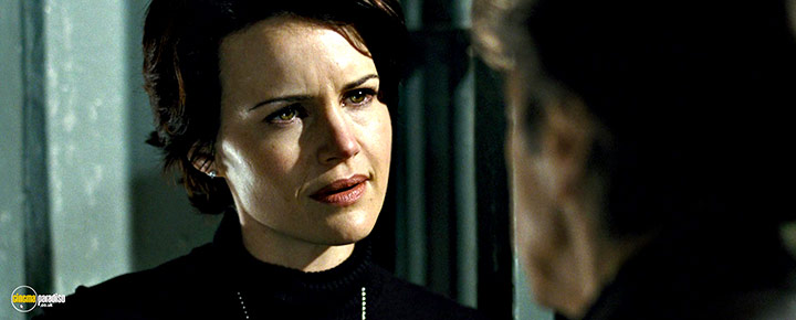 A still #12 from Righteous Kill (2008) With Carla Gugino