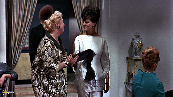 A still #105 from The Pink Panther (1963)