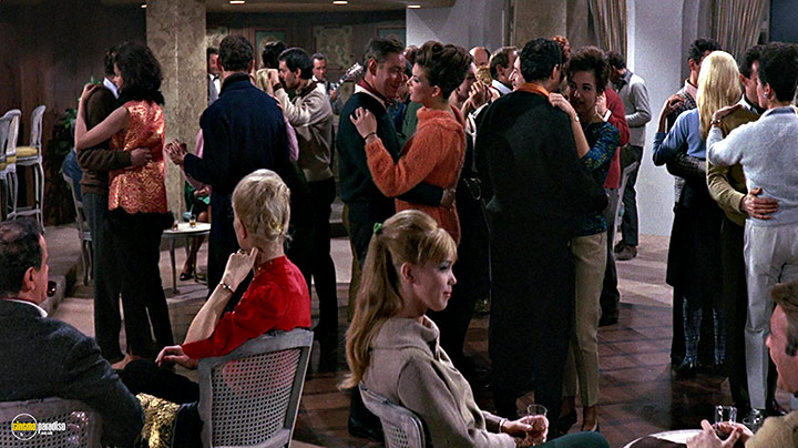 A still #109 from The Pink Panther (1963)