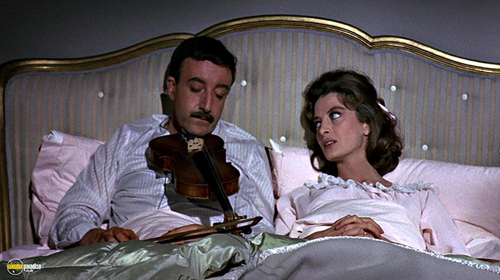 A still #113 from The Pink Panther (1963)