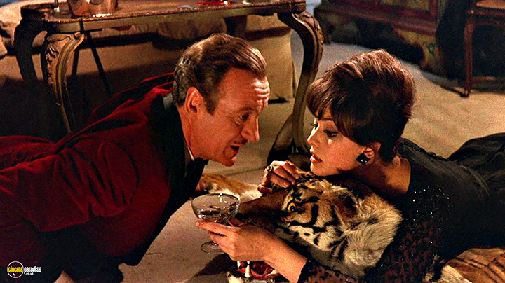 A still #114 from The Pink Panther (1963)