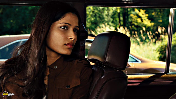 A still #17 from Rise of the Planet of the Apes (2011) With Freida Pinto