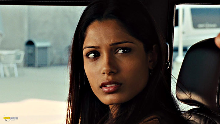 A still #19 from Rise of the Planet of the Apes (2011) With Freida Pinto