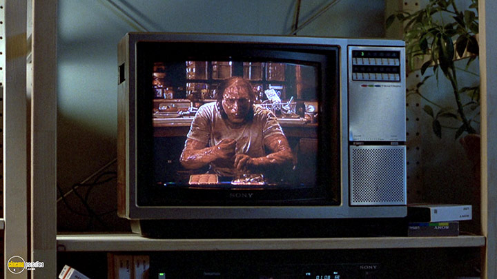 A still #11 from The Fly (1986)