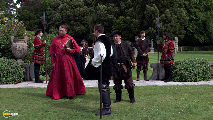 A still #22 from The Tudors: Series 1 (2007) With Sam Neill And Jonathan Rhys-Meyers