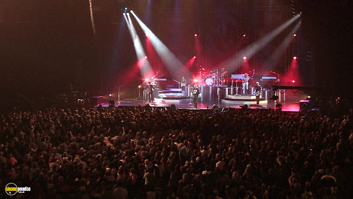 A still #15 from Meat Loaf: 3 Bats Live (2007)