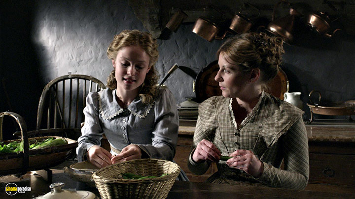 A still #12 from Cranford (2007)