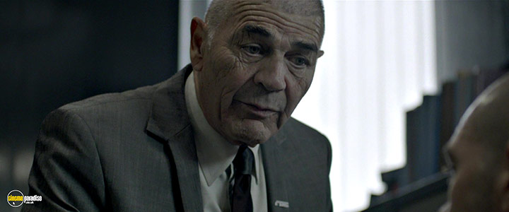 A still #30 from Automata (2014) With Robert Forster
