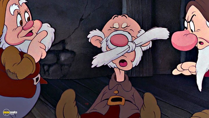 A still #104 from Snow White and the Seven Dwarfs (1937)