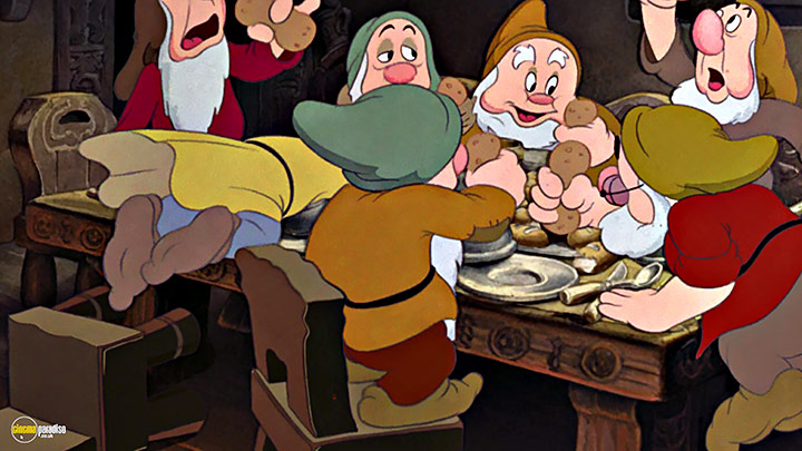 A still #113 from Snow White and the Seven Dwarfs (1937)