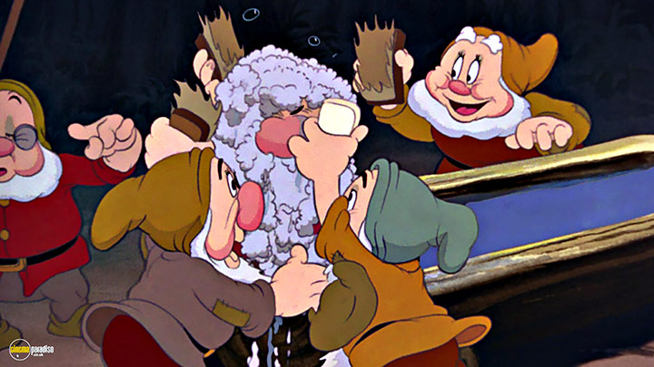 A still #117 from Snow White and the Seven Dwarfs (1937)