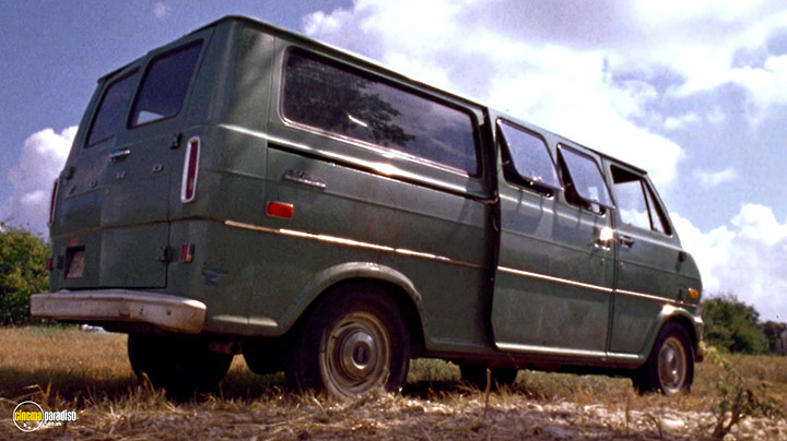 A still #4 from The Texas Chain Saw Massacre (1974)