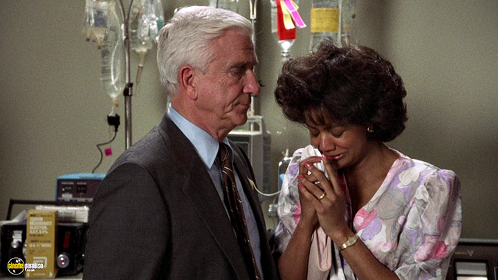 A still #96 from The Naked Gun: From the Files of Police Squad! (1988)