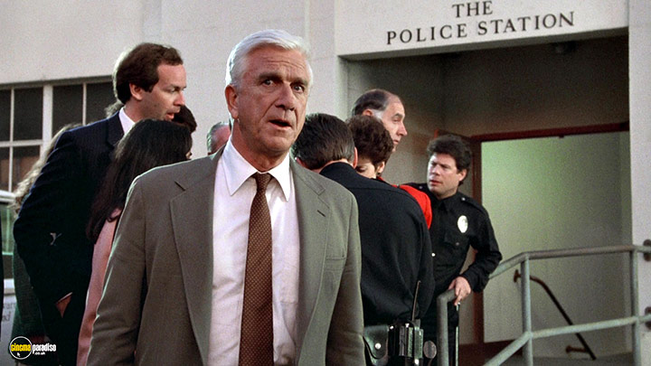 A still #81 from The Naked Gun: From the Files of Police Squad! (1988)