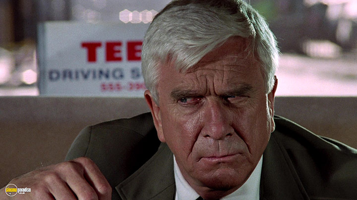 A still #84 from The Naked Gun: From the Files of Police Squad! (1988)