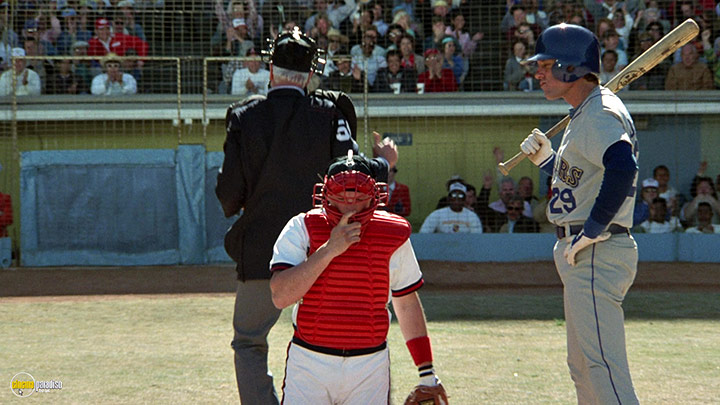 A still #91 from The Naked Gun: From the Files of Police Squad! (1988)