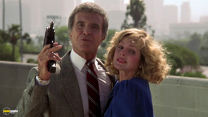 A still #95 from The Naked Gun: From the Files of Police Squad! (1988)
