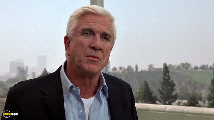 A still #97 from The Naked Gun: From the Files of Police Squad! (1988)