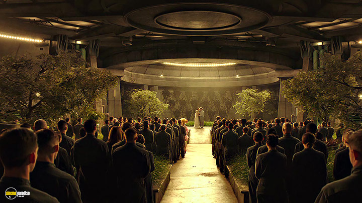 A still #5 from The Hunger Games: Mockingjay: Part 2 (2015)