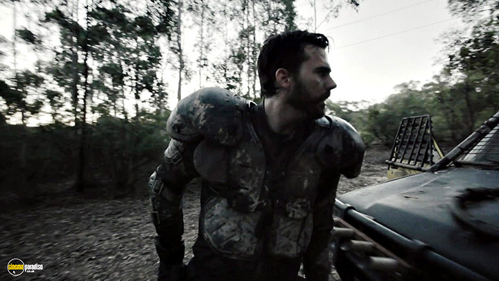 A still #29 from Wyrmwood: Road of the Dead (2014) With Luke McKenzie