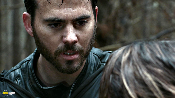 A still #34 from Wyrmwood: Road of the Dead (2014) With Jay Gallagher