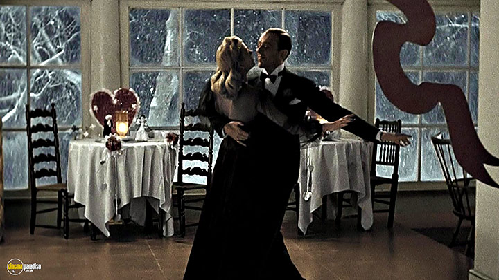 A still #21 from Holiday Inn (1942)