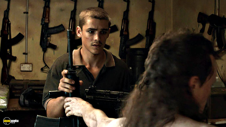 A still #7 from Son of a Gun (2014) With Brenton Thwaites