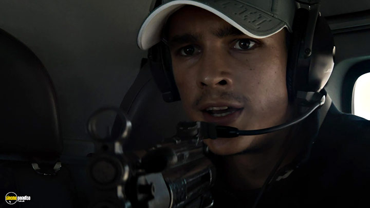 A still #8 from Son of a Gun (2014) With Brenton Thwaites