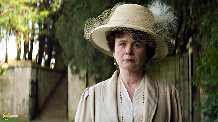 A still #25 from Testament of Youth (2014) With Emily Watson