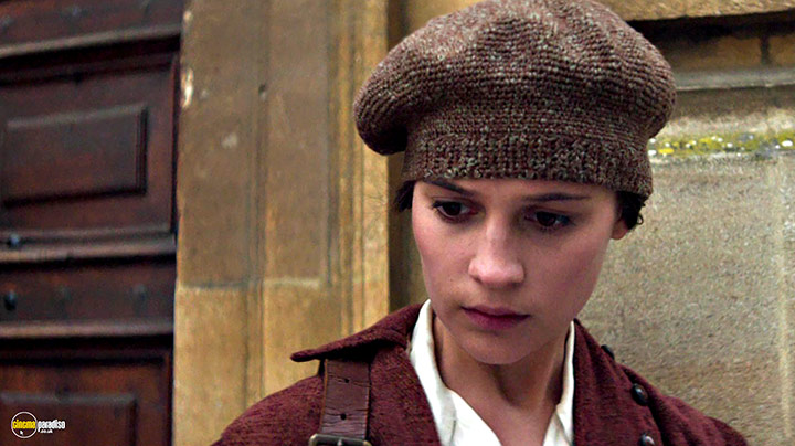 A still #21 from Testament of Youth (2014) With Alicia Vikander