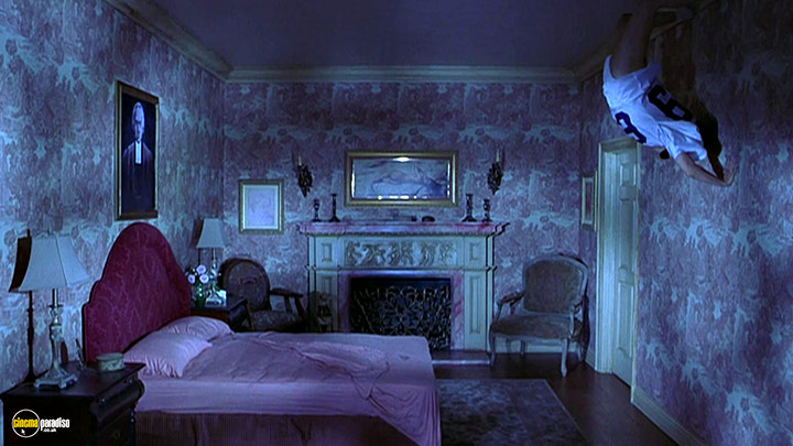 A still #1 from Scary Movie 2 (2001)