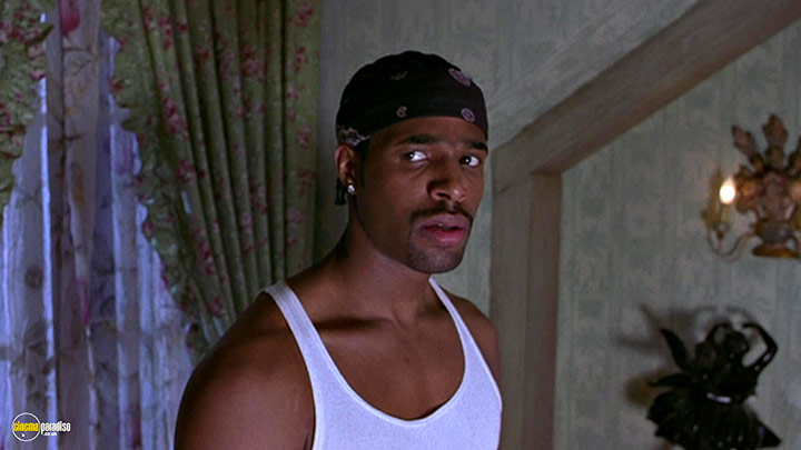 A still #18 from Scary Movie 2 (2001)