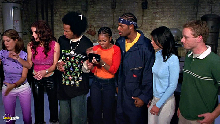 A still #25 from Scary Movie 2 (2001)