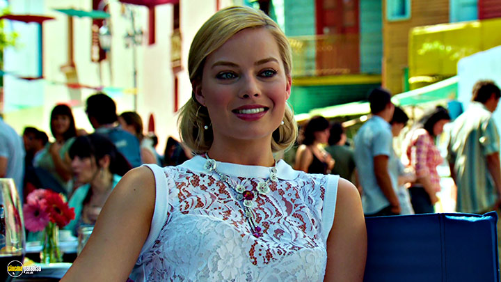 A still #35 from Focus (2015) With Margot Robbie