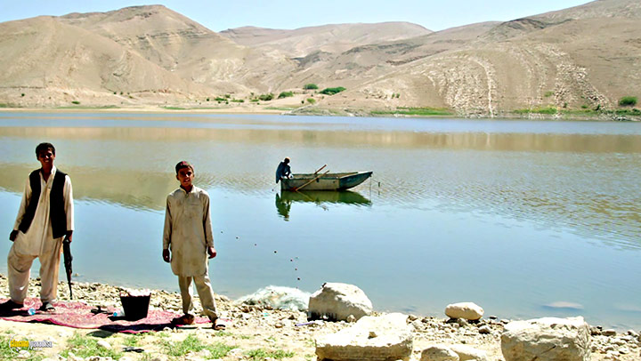 A still #19 from Kajaki (2014)
