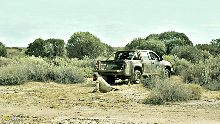 A still #30 from The Rover (2014) With Guy Pearce