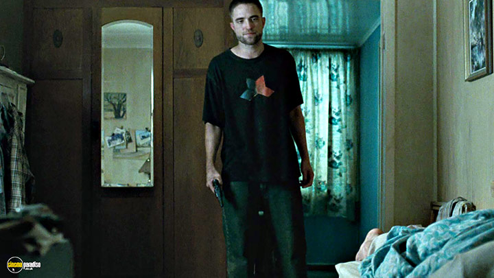 A still #13 from The Rover (2014) With Robert Pattinson