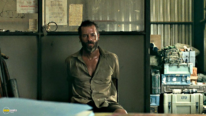 A still #2 from The Rover (2014) With Guy Pearce