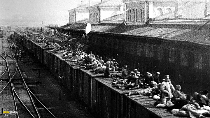 A still #12 from Man with a Movie Camera (1929)