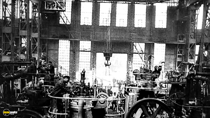 A still #34 from Man with a Movie Camera (1929)