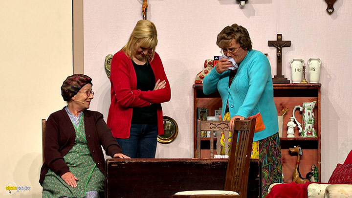 A still #32 from Mrs. Brown's Boys: Live Tour: For the Love of Mrs. Brown (2013)