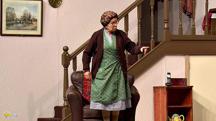 A still #25 from Mrs. Brown's Boys: Live Tour: For the Love of Mrs. Brown (2013)