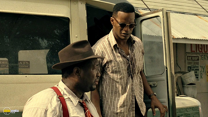 A still #49 from Ray (2004) With Jamie Foxx