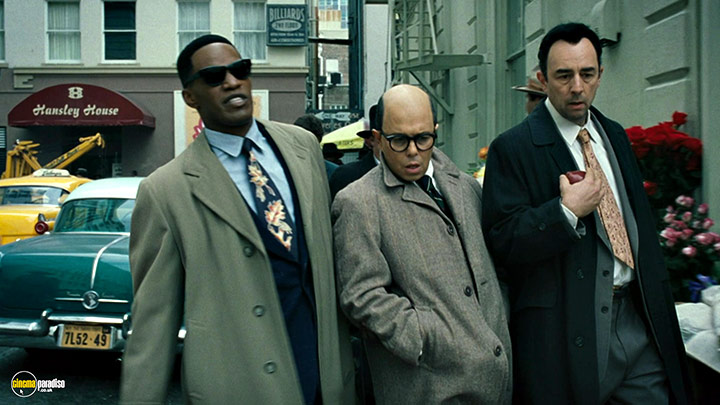 A still #28 from Ray (2004) With Richard Schiff, Jamie Foxx And Curtis Armstrong